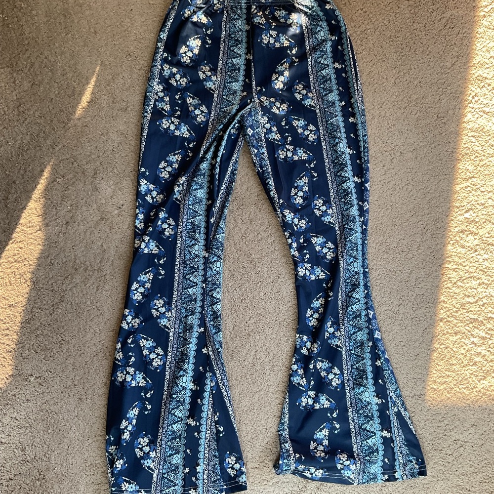 🪸 Floral Patterned Flare Pants